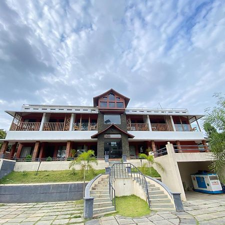 The Lavender Resort Waynad Vaduvanchal Экстерьер фото